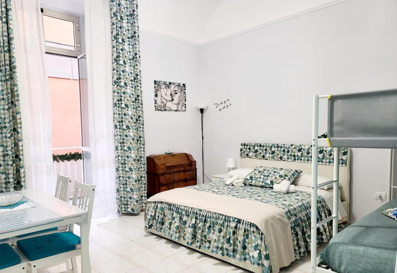 Dory'S Room Camera Nel Cuore Di Napoli Exterior photo